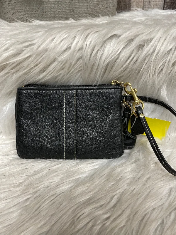 Wristlet Designer By Coach  Size: Small