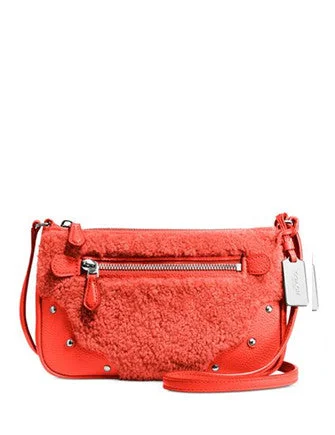 Coach Small Rhyder Pochette in Shearling